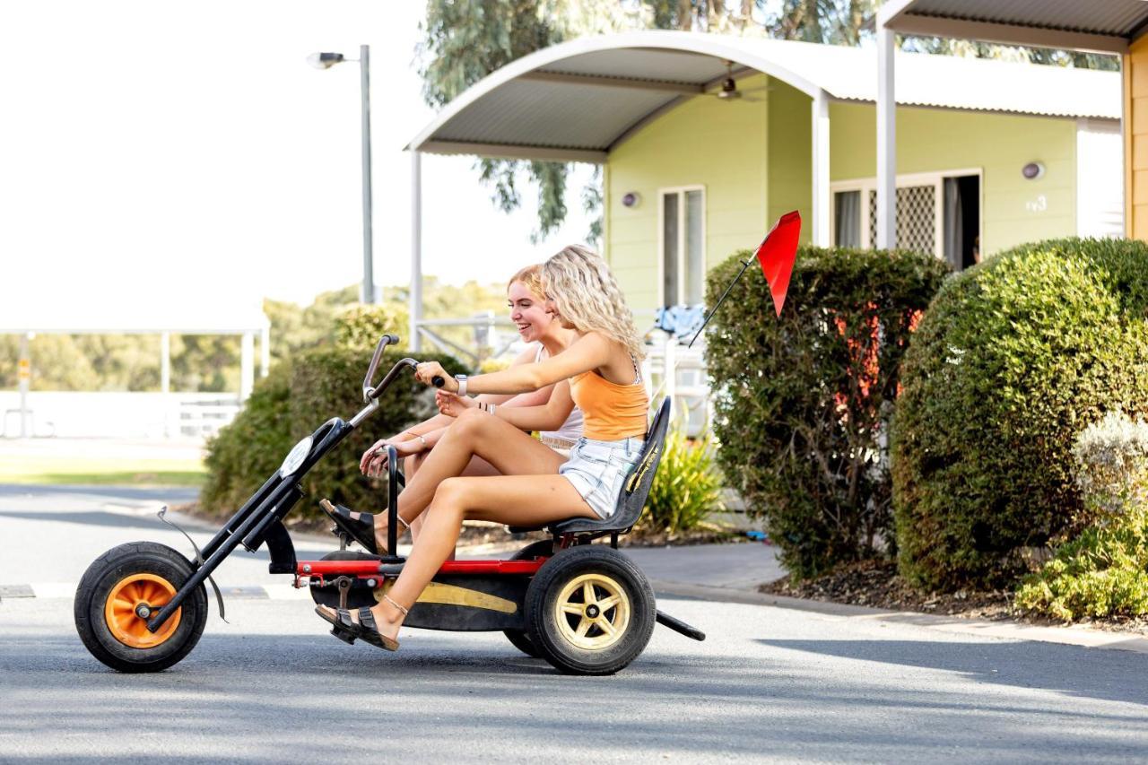 Big4 Deniliquin Holiday Park Exterior foto