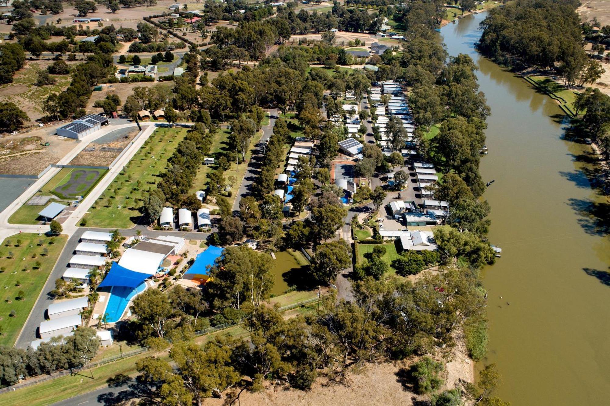 Big4 Deniliquin Holiday Park Exterior foto